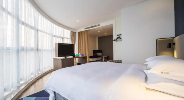 Двухместный номер Superior Holiday Inn Express Shaoxing Paojiang by IHG