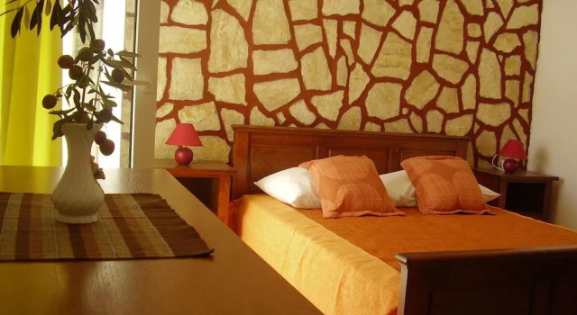 Holiday Home Ivas, Rezerwuj Hotel Hotele w Split-Dalmatia County z parkingiem, Parking