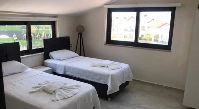 Вилла с балконом Stunning 4-bed Villa: Private Pool, Sauna & Hammam