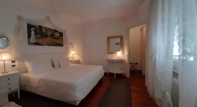 Полулюкс Luxury House B&B