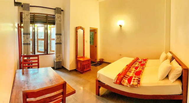 Номер Economy Adams Peak Inn