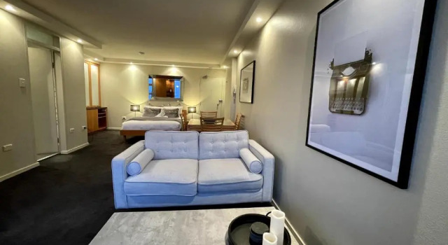 KOZYGURU McMahons Point Amazing Water View Studio + FREE Parking NMP002