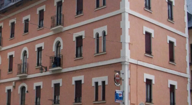 Apartamentos Canfranc 3000, Book Apartment Hotels in Aragon with Parking, Parking