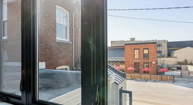 Номер Superior Downtown Collingwood Condos