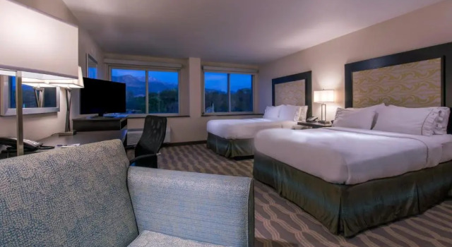 Двухместный номер Standard Holiday Inn Express - Colorado Springs - First & Main by IHG