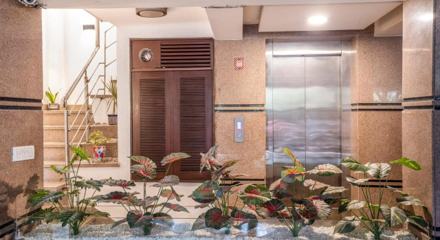 Pentagon - 5 Bedroom Apartment Saket, South Delhi