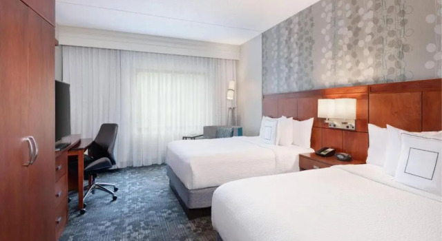 Четырёхместный номер Standard Courtyard by Marriott Pittsburgh Washington Meadow Lands