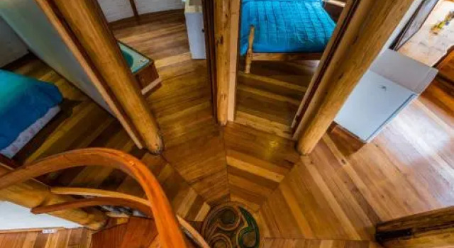 The Roundhouse, Book Hotel Jackeys Marsh Tasmania