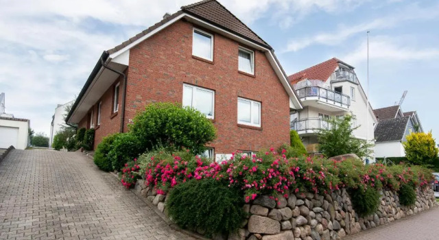 Fahrenkrug Wohnung 1, Забронировать Отель Шарбойц Holstein Switzerland