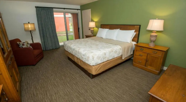 Номер Standard Brown County Inn