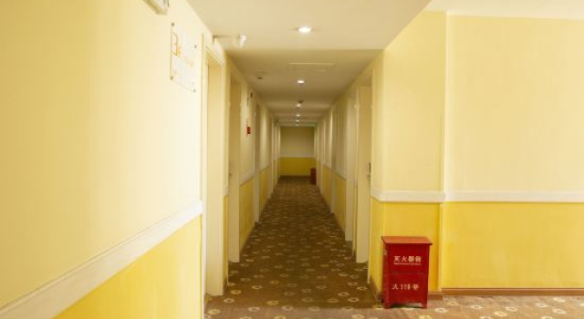 Home Hotel (Ninghai China Mold City Xingning Middle Road), Rezerwuj Hotel Hotele w Ninghai z parkingiem, Parking