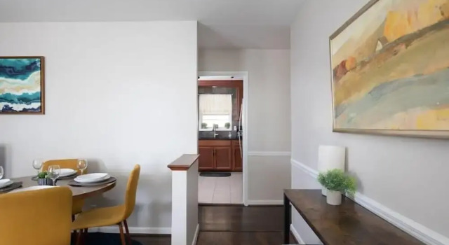 Highland Drive Hideaway, Забронировать Дом для отпуска Коттеджи Бирмингема, рядом с Симфонический оркестр Алабамы, Коттедж