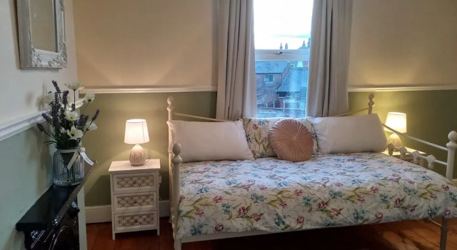 Charming 4-bed Victorian House in Retford, Забронировать Отель Ретфорд Ноттингемшир, рядом с Музей Bassetlaw