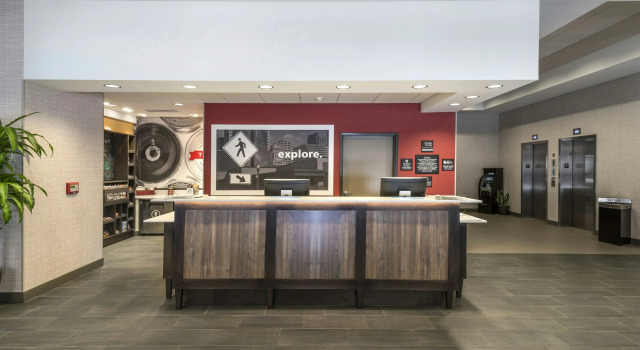 Hampton Inn & Suites Tulsa Downtown