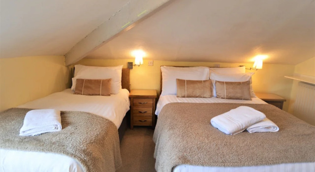 Трёхместный семейный номер Standard All Seasons Guest House