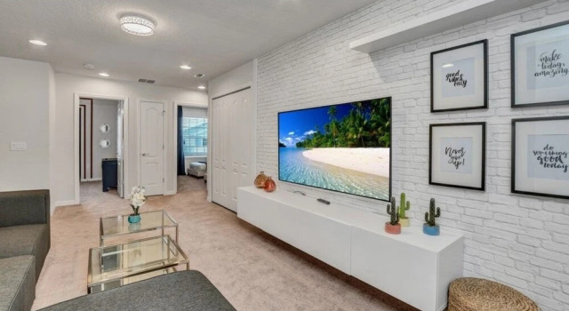 Amazingly Decorated 5 Bedroom2413) Townhouse by Redawning, Book Feriehus Hoteller i Four Corners med pool, Swimmingpool