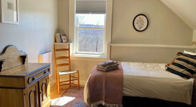 Craftsbury Farmhouse, Забронировать Отель Отели Моррисвилл с парковкой, Парковка