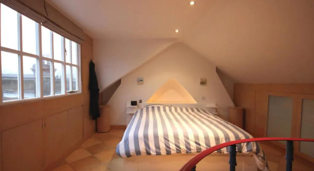 8 Ravenscourt Gardens