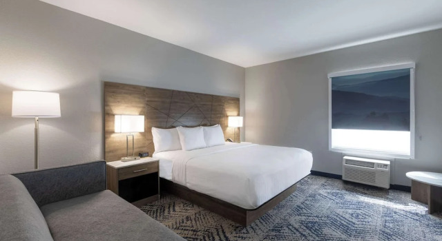 Одноместный люкс Rodeway Inn & Suites near Outlet Mall - Asheville