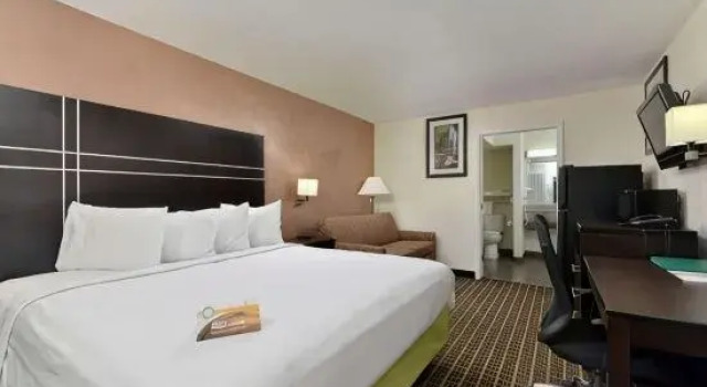 Люкс Quality Inn Gonzales