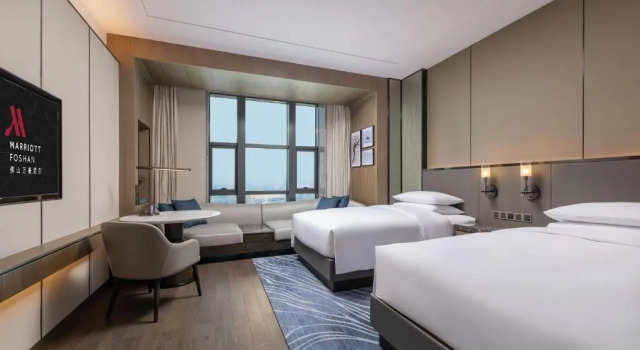 Четырёхместный номер Premier Foshan Marriott Hotel