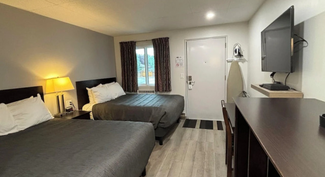 Четырёхместный номер Superior Western Traveller Motel
