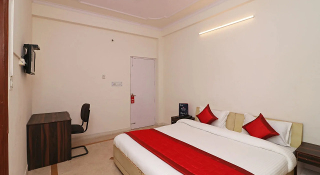 Golden Castle Lodge by OYO Rooms