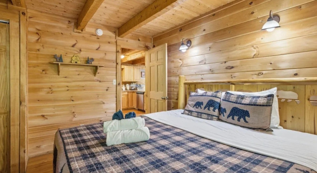 Black Bear Hideaway 2 Bedroom Home, Buchen Sie Ferienhaus Villen in Bluff Mountain, Villa