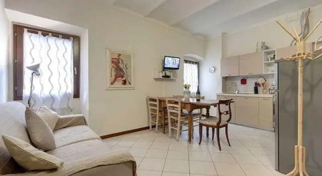 Uffizi Gallery Apartment Florence, Забронировать Апартаменты/квартира Отели Флоренции с парковкой, рядом с Кафедральный собор Санта-Мария-дель-Фьоре, Парковка