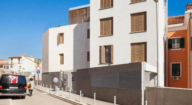 New luxury apartment Nives on seaside, Prenota Appartamento Splitska 