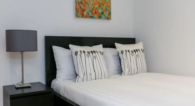 Апартаменты Цокольный этаж c 1 комнатой Kings Cross Serviced Apartments by Concept Apartments