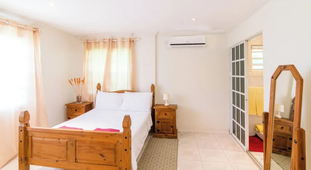 Апартаменты Woburn Villa Apartments