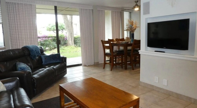 Kihei Holiday 113 2 Bedroom Condo by RedAwning
