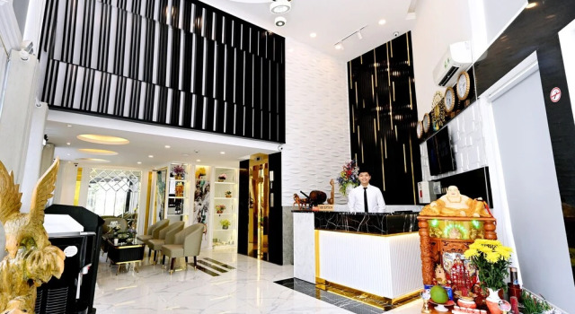 Ten Dollars Hotel