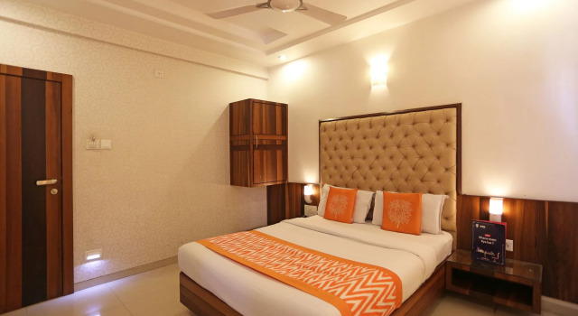 OYO 8190 Hotel Satyan Inn, Забронировать Отель Отели штата Махараштры 3 звезды, 3*