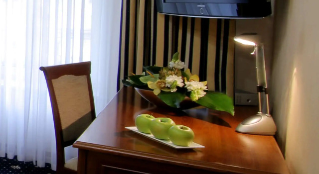 Number 21 by DBI, Buchen Sie Hotel Podilskyj Kiew