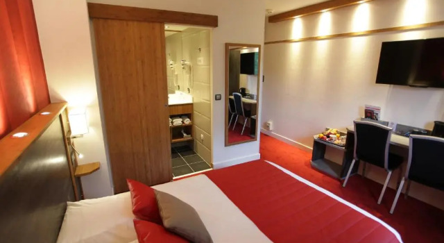 Номер Comfort Hôtel Foch