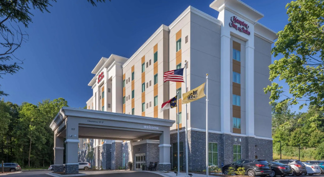 Люкс Hampton Inn & Suites-Asheville Biltmore Village, NC