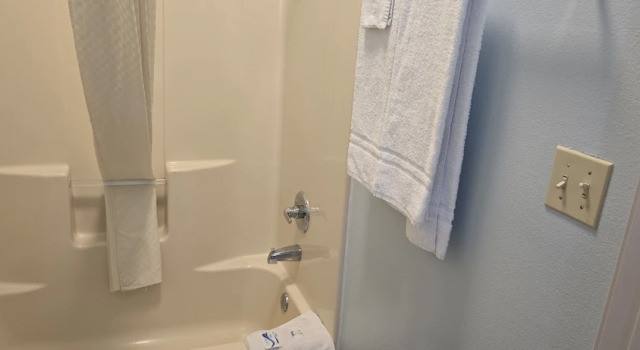Двухместный люкс Business с 2 комнатами с видом на бассейн Texas Inn and Suites RGV