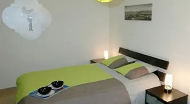 Vacation Rental Calmels, Забронировать Отель Париж Иль-де-Франс, рядом с Монмартр