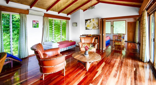 Коттедж с балконом и с видом на сад Maravu Taveuni Lodge