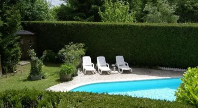 vakantiewoning Thury, Book Hotel Hotels in Burgundy with a Pool, Swimming Pool