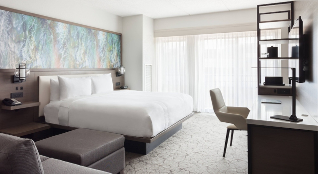 Двухместный номер с балконом Marriott Savannah Riverfront