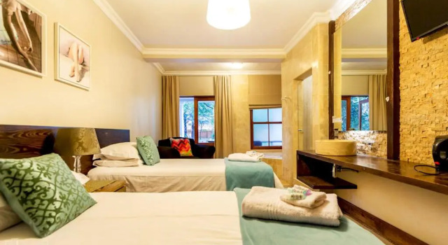 Номер Luxury OR Tambo Guest House