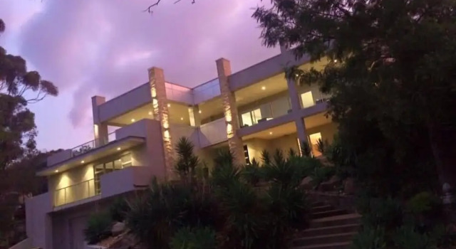 Hollywood Tree House