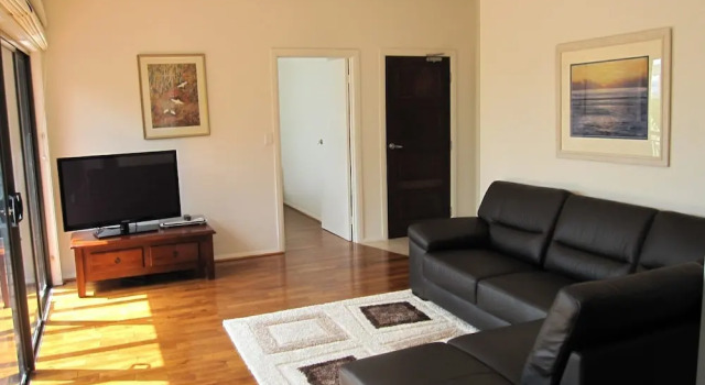 3, 2-4 Warley by the Sea, Book Apartment Cowes 