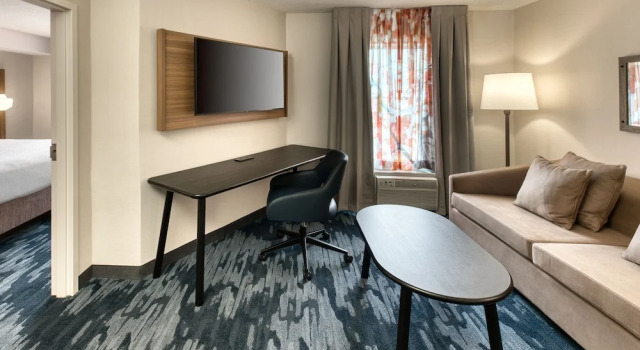 Люкс c 1 комнатой Fairfield Inn & Suites by Marriott Toronto Brampton