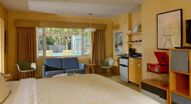 Номер Standard с видом на бассейн Orbit In - 21 and Over - A Town & Desert Boutique Hotel