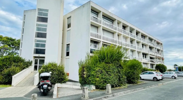 Furnished Apartment With Balcony & Parking in A Secure Residence, Buchen Sie Ferienwohnung Pessac Graves