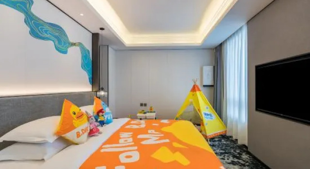 Люкс B.Duck Family Voyage International Hotel